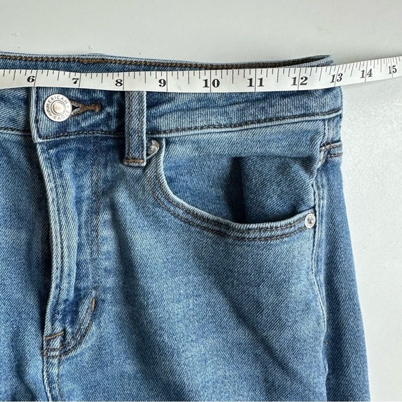 American Eagle Stretch Mom Jean Denim Size 4 Casual Straight Leg High Rise - Picture 3 of 9